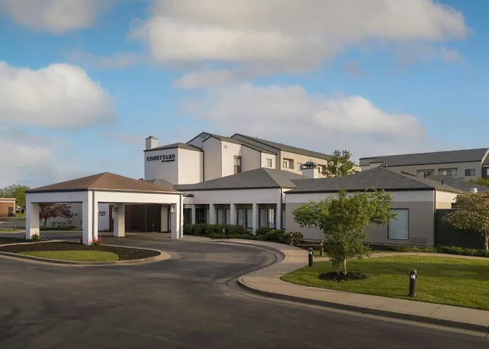 Courtyard By Marriott Louisville East