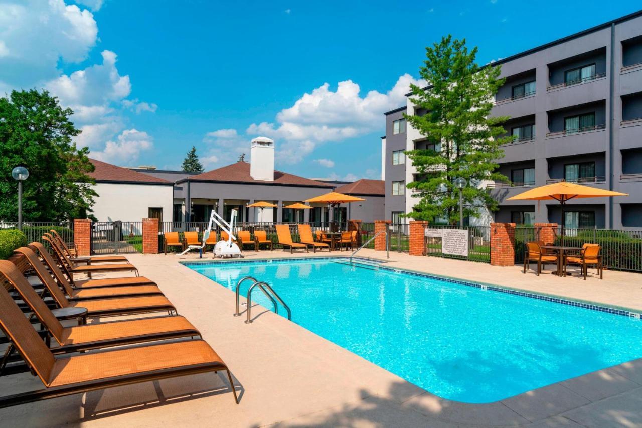 Hotel Courtyard By Marriott East Louisville