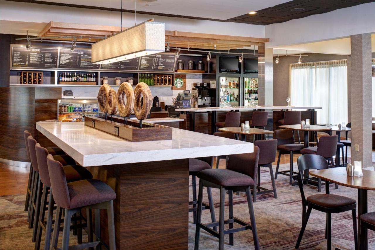 Courtyard By Marriott East 3* Louisville