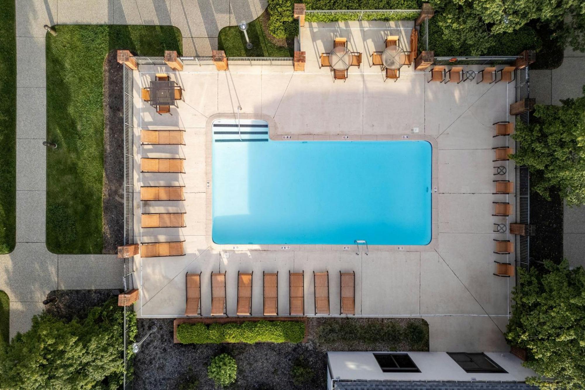 Courtyard By Marriott East