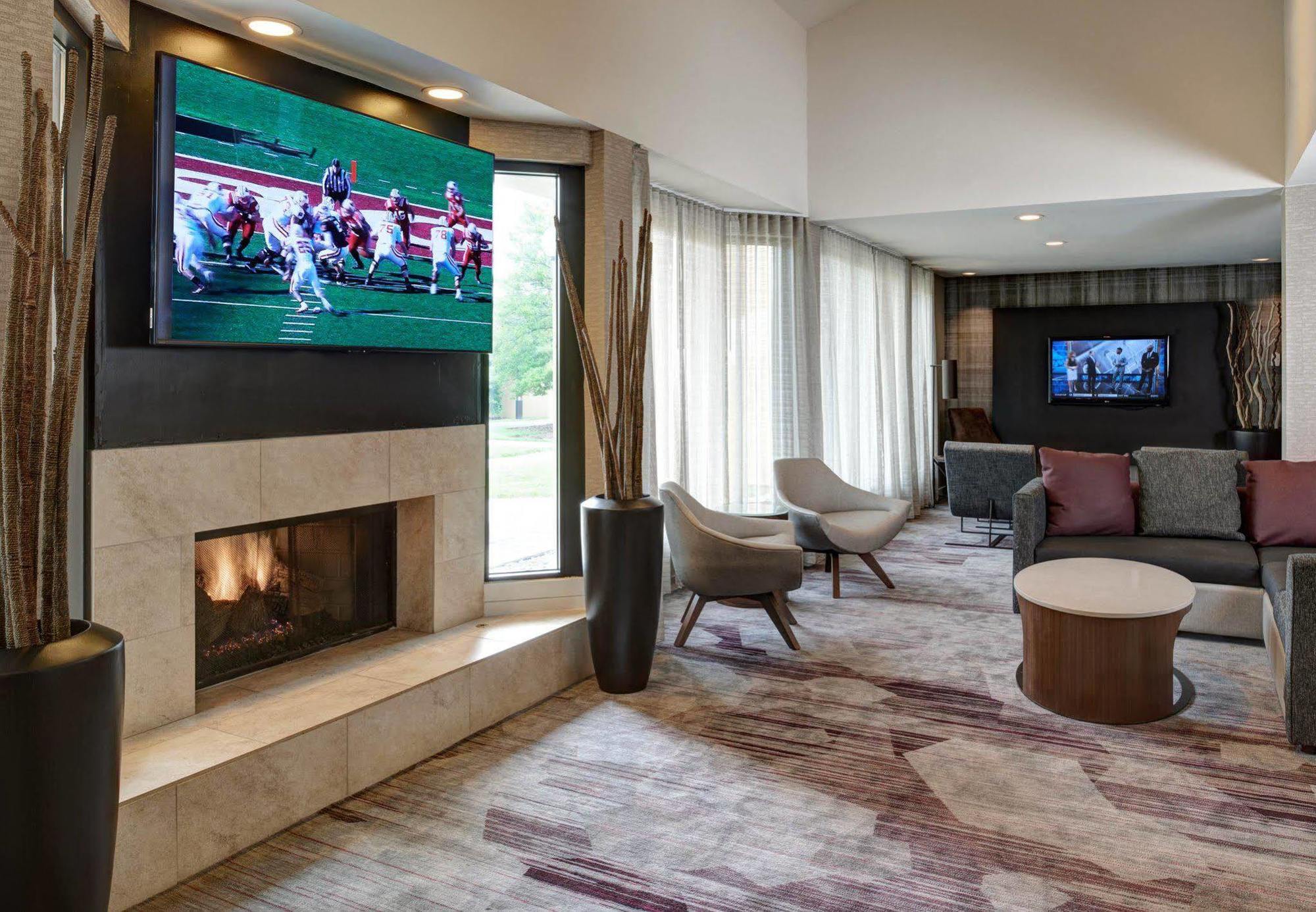 Courtyard By Marriott East Hotel 3*